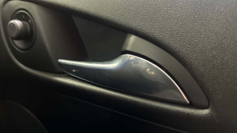 Vauxhall Adam 1.2i Griffin 3dr Petrol Hatchback